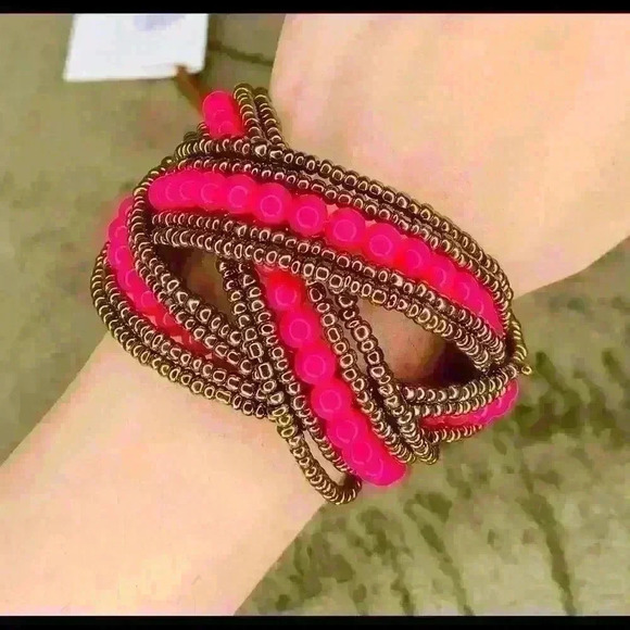 🍁4/$15🍁 Pink bracelet - Picture 1 of 1